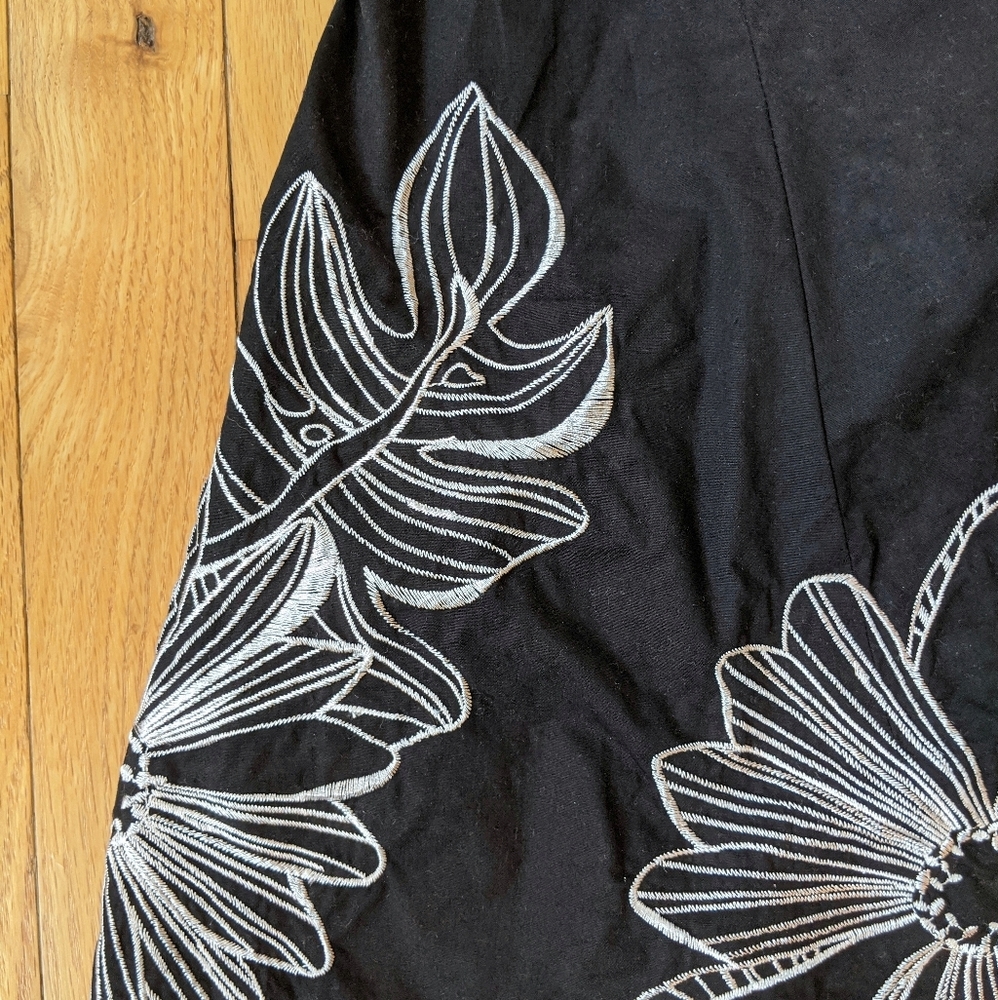 Sunny Leigh 100% cotton black & white floral skirt